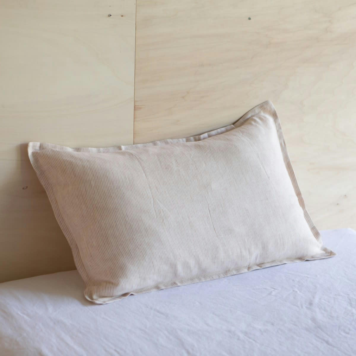 LES ESSENTIELS - Taie d'oreiller en lin lavé fines rayures rose/crème 50x75