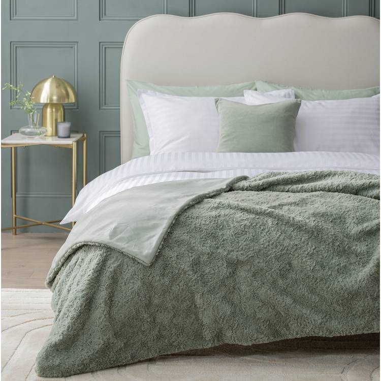 Habitat Faux Fur Textured Throw - Sage - 125x150cm