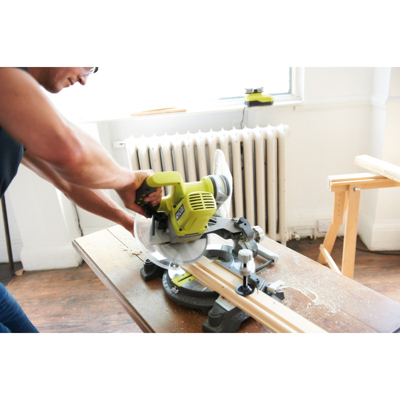Scie à onglet sur batterie One  EMS190DCL 18 V RYOBI