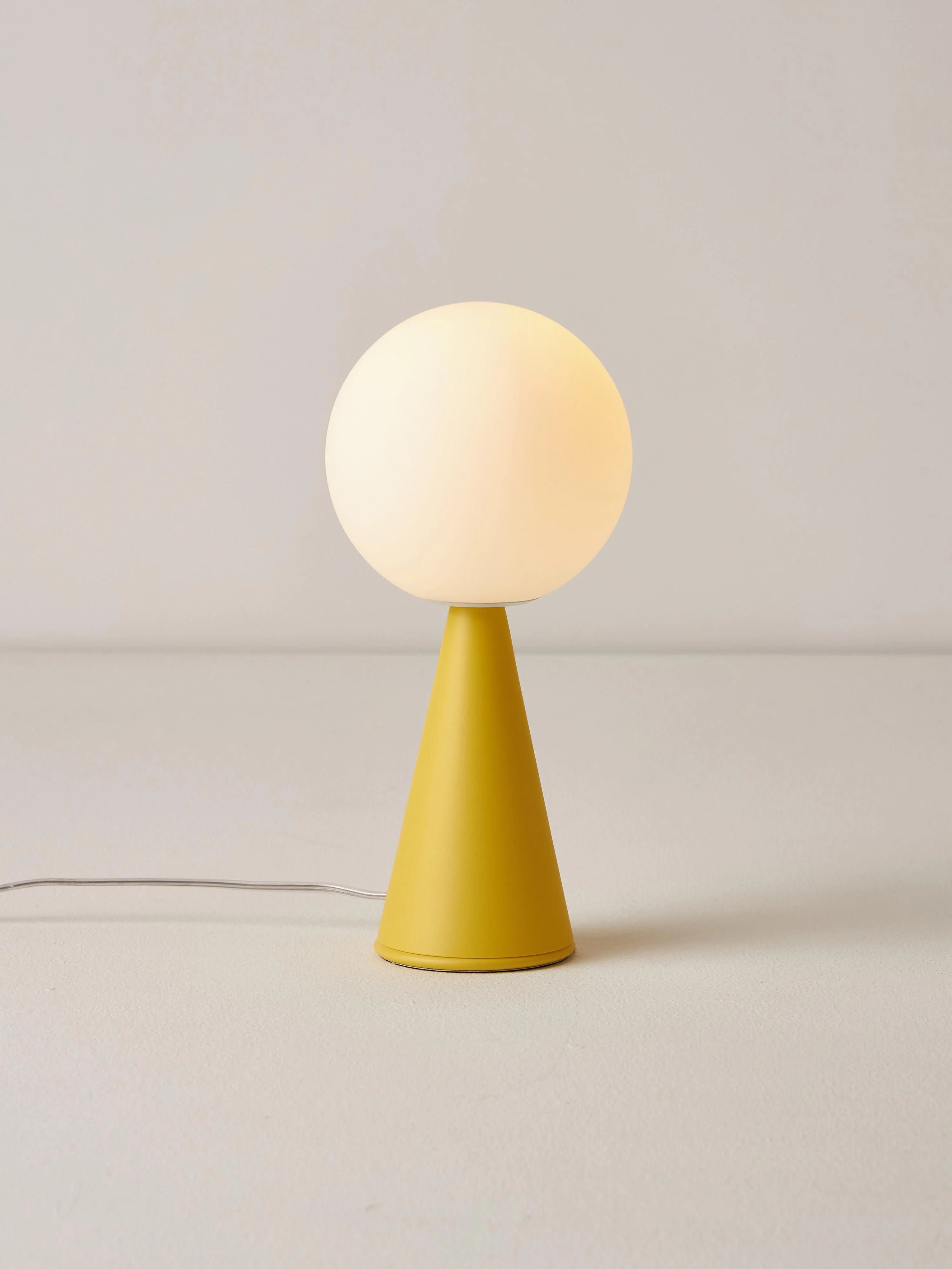 Kleine Tischlampe Bilia Mini, handgefertigt