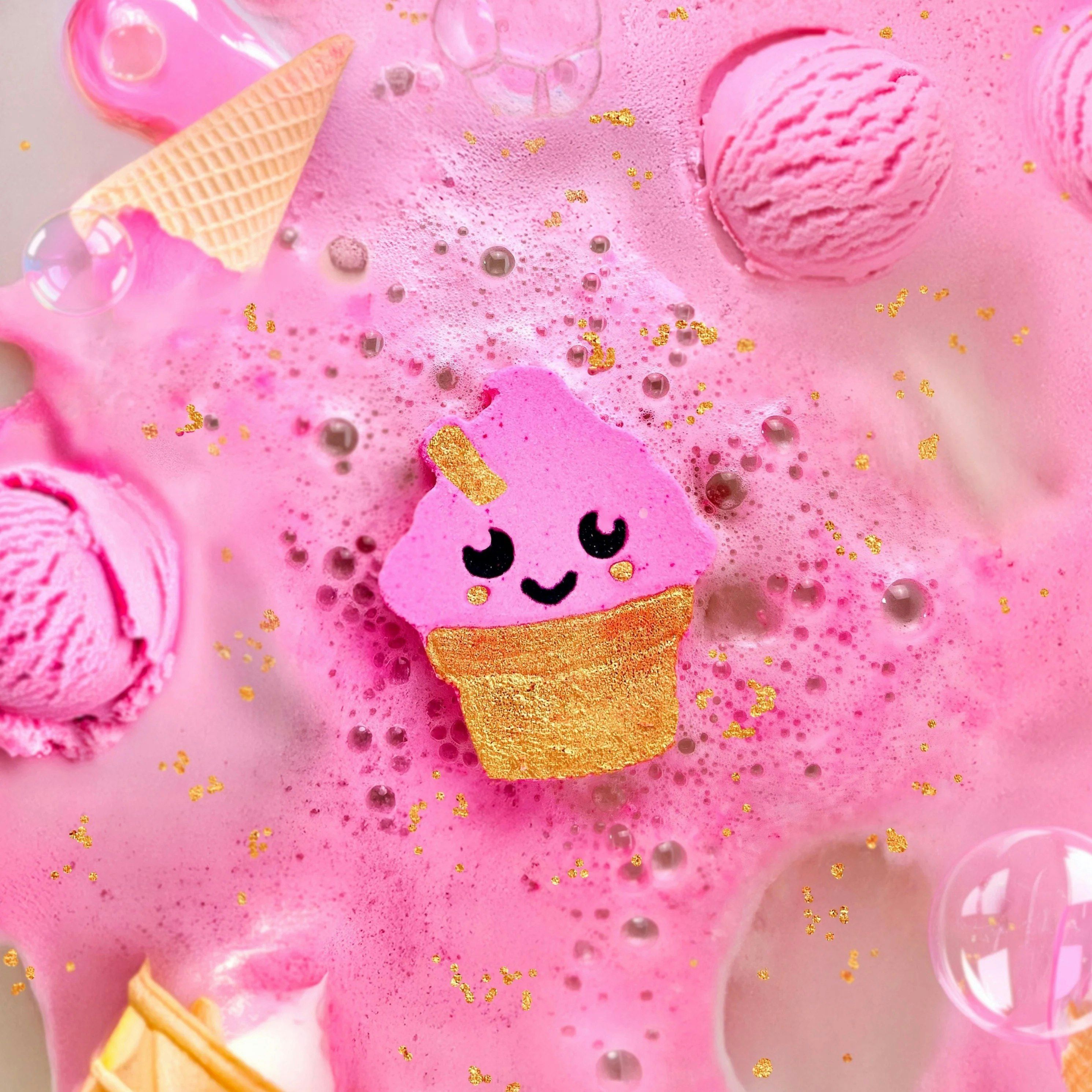 Bomb Cosmetics Isla the Ice Cream Fizzy Rascal Bath Bomb Blaster