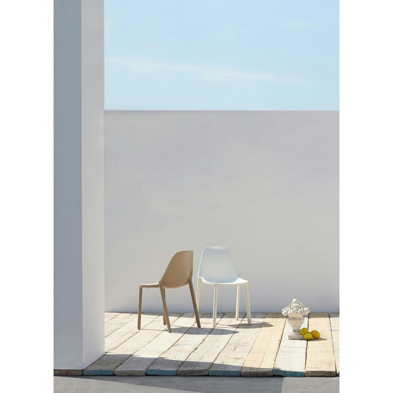 PIU - Chaise design en plastique taupe