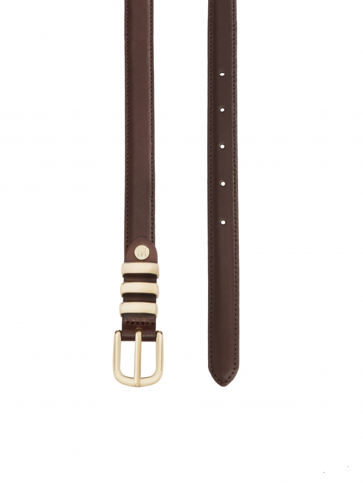 Narrow belt made of smooth leather in dark brown color