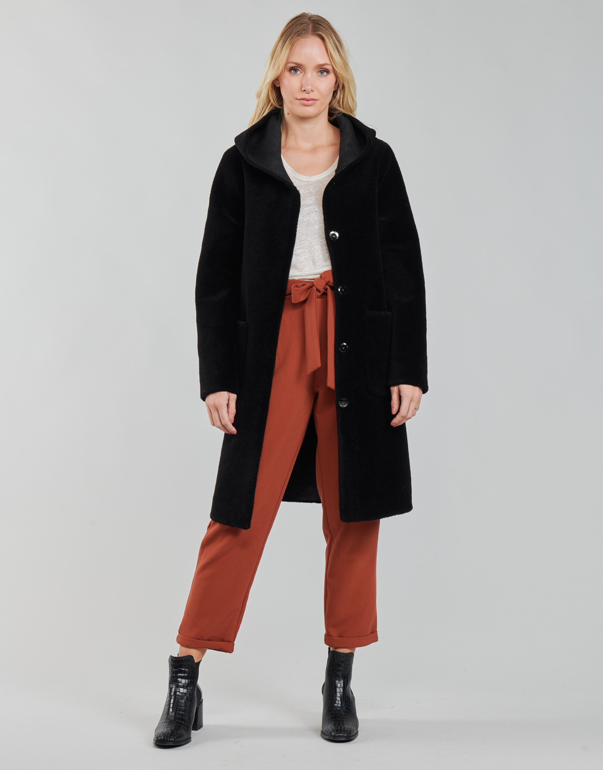 Oakwood - ANGELIQUE - Black