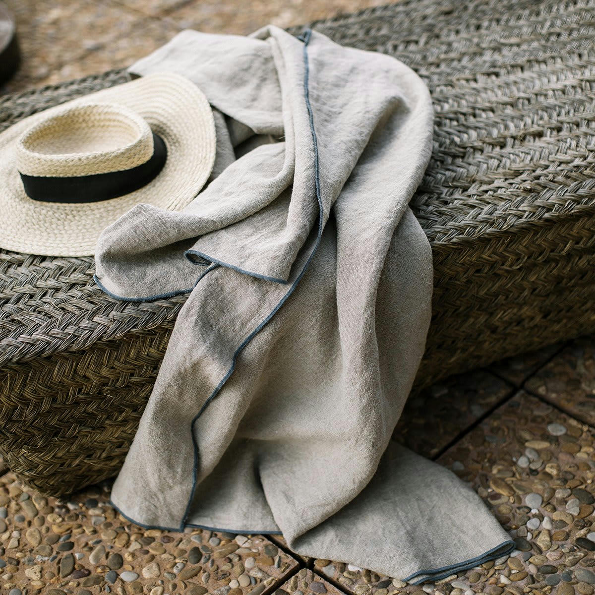 BEGUR - Jeté de  Lin pur lavé  Begur Naturel Bleu nuit 250x280