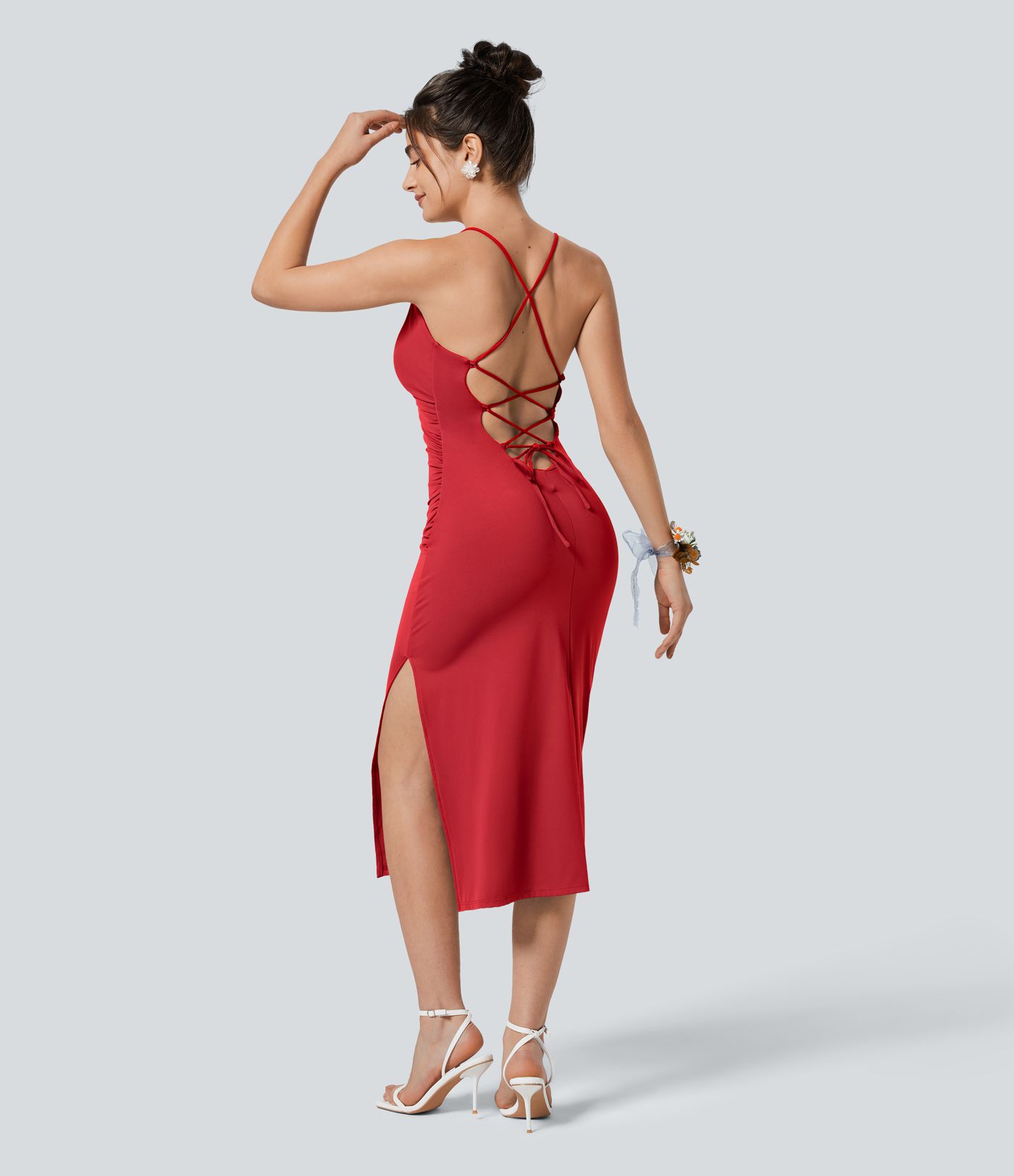 Robe moulante SoftlyZero™ Airy fendue à effet frais InstantCool, brassière intégrée, dos nu croisé à lacets, légèrement plissée pour invitée de mariage et demoiselle d'honneur