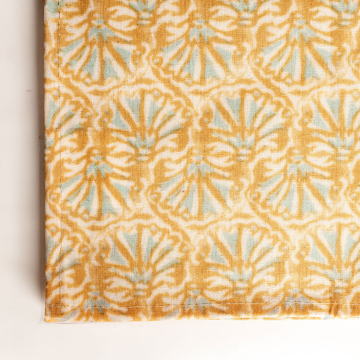 Toalha de mesa LOUR amarela 150x250cm