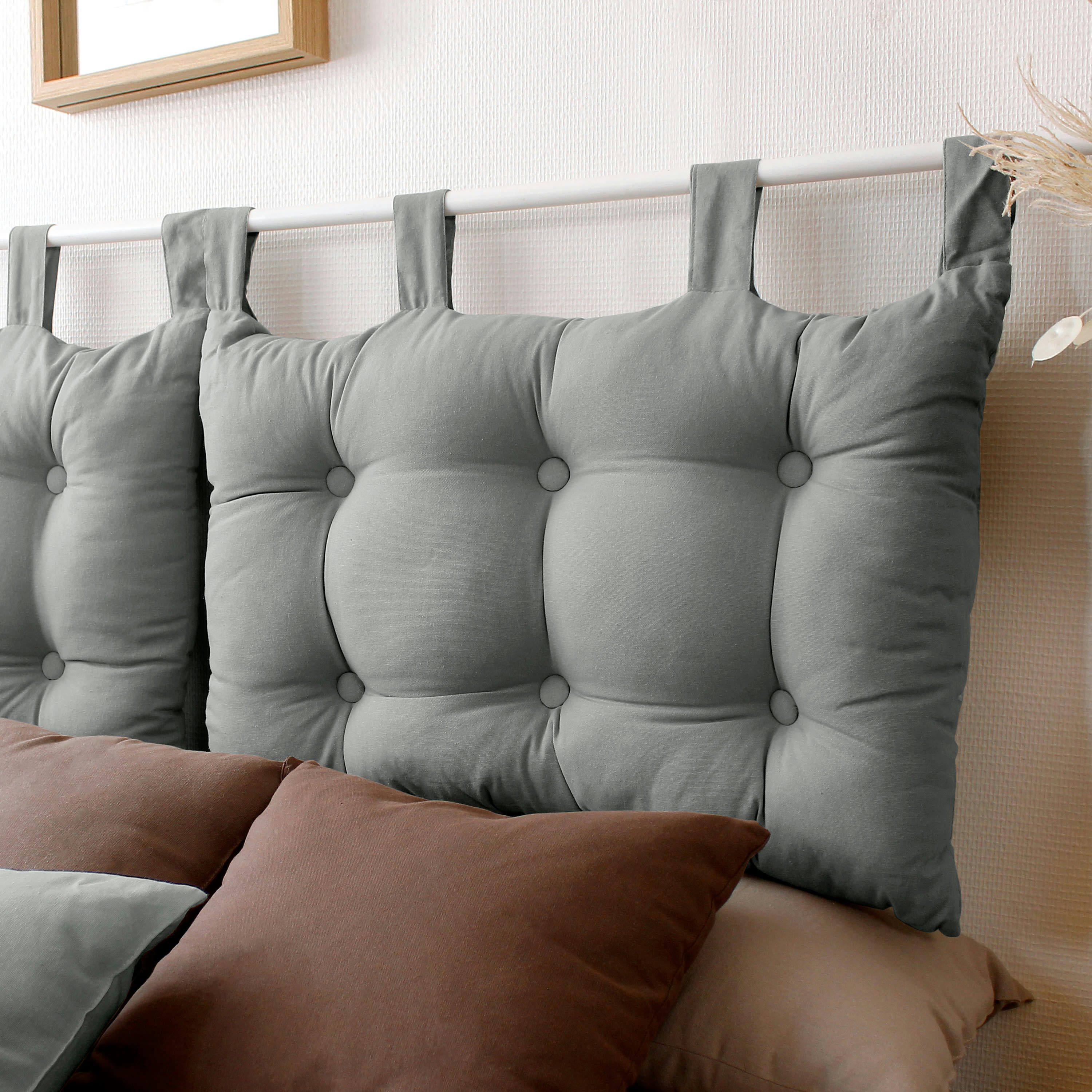 - Tête de lit capitonnée gris clair