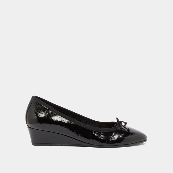 Ballerines compenséesen vernis plissé noir | AIRELLE