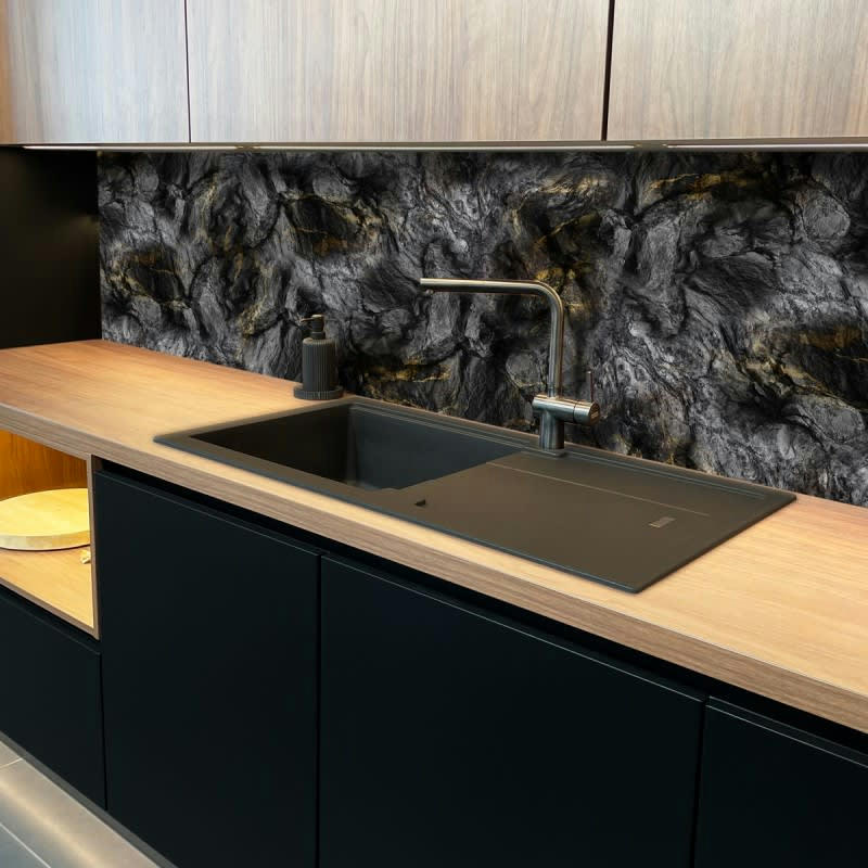 BLACKSTONE - Crédence cuisine Fond de hotte ALU L60xH70cm Noir Pierre