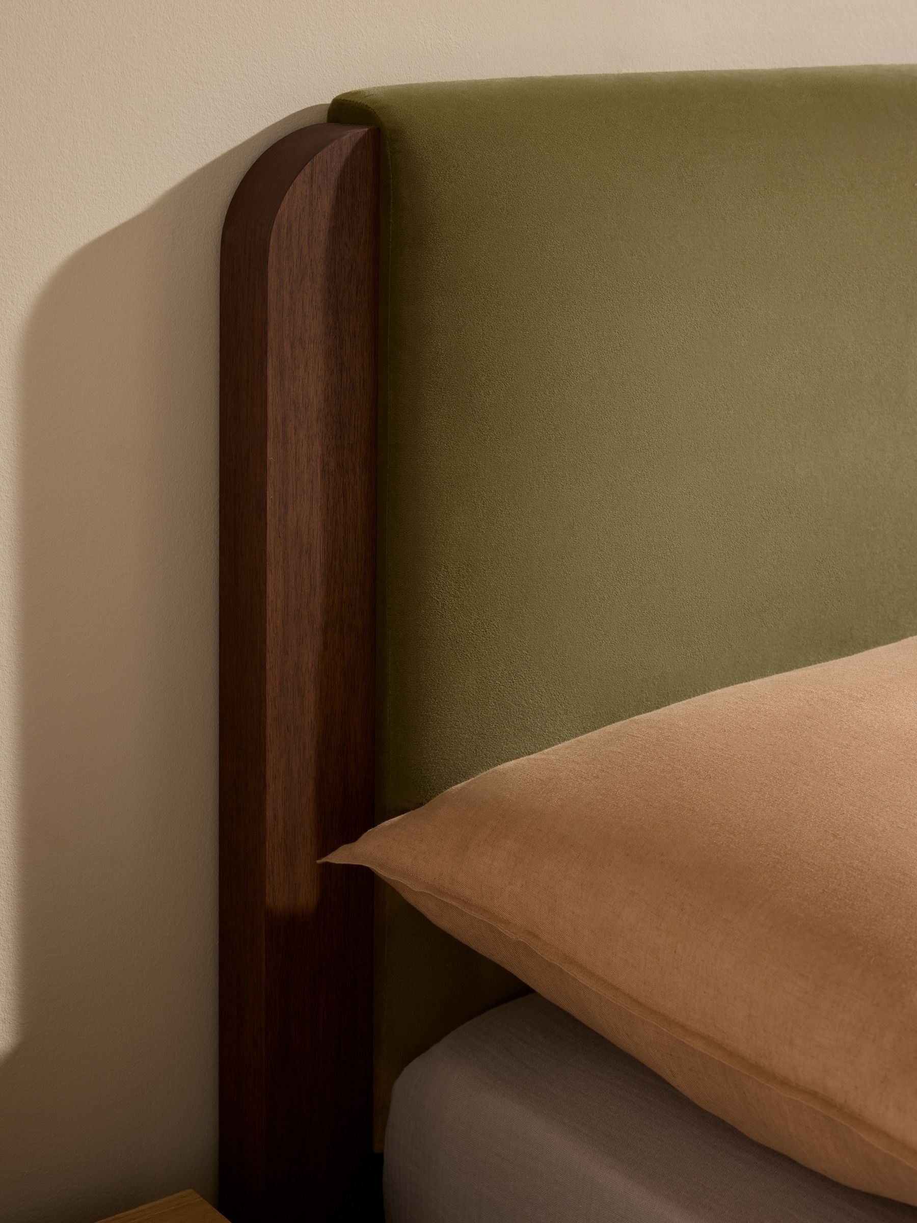 Evander Ottoman Storage Bed in Velvet Fern Green