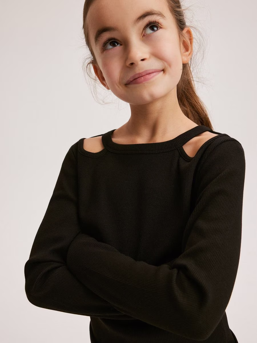 Long Sleeve T-Shirt With Cut-Outs