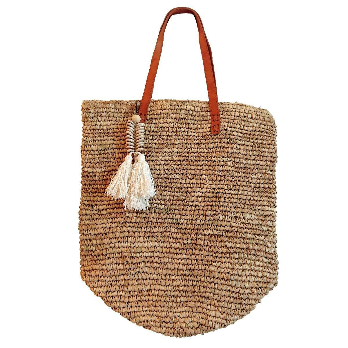 RAPHIA - Sac en raphia avec pompon en coquillage, beige