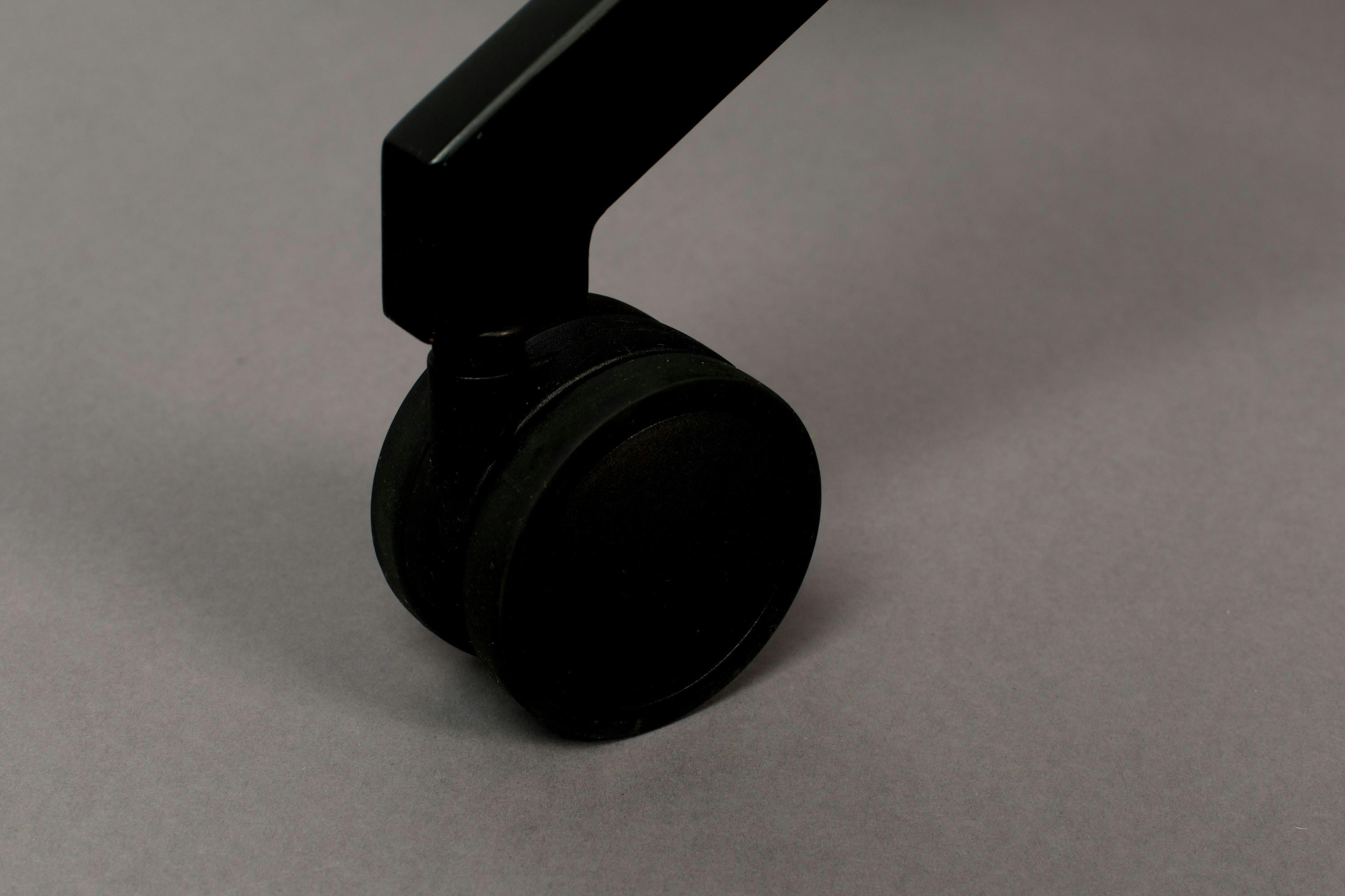 FRANKY - Chaise de bureau à roulettes en cuir noir