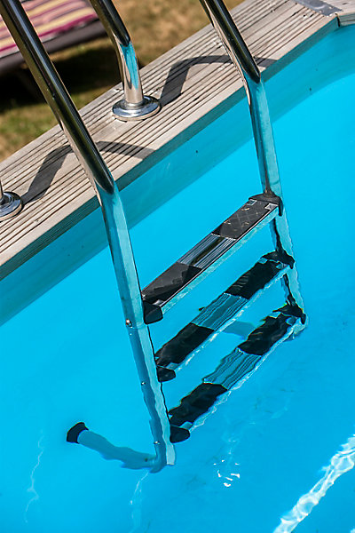 Echelle en inox 3 marches pour piscine bois