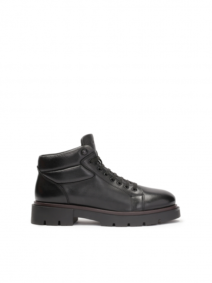 Black men's boots with low upper