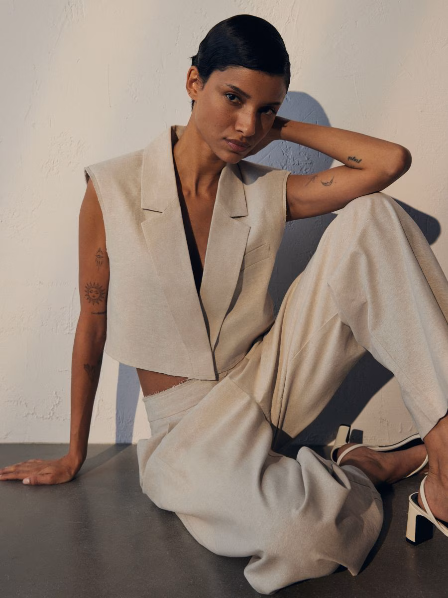 Cropped Linen Rich Vest