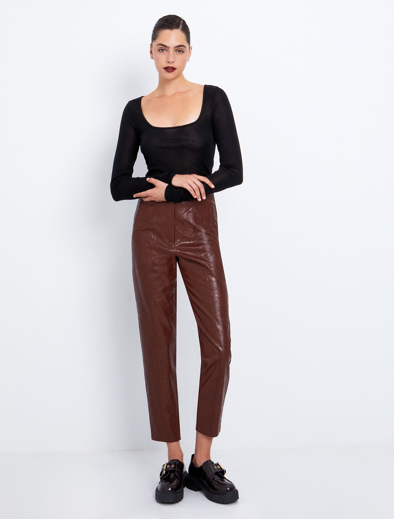 Μπλούζα με τετράγωνη λαιμόκοψη