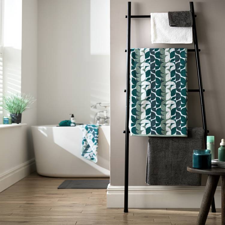 Habitat Geometric Bath Sheet - Blue & Green