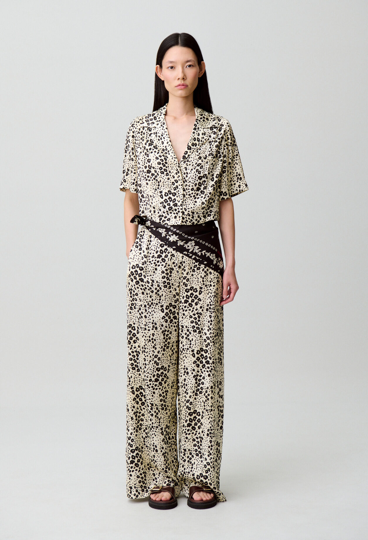 Chemise satin imprimé léopard