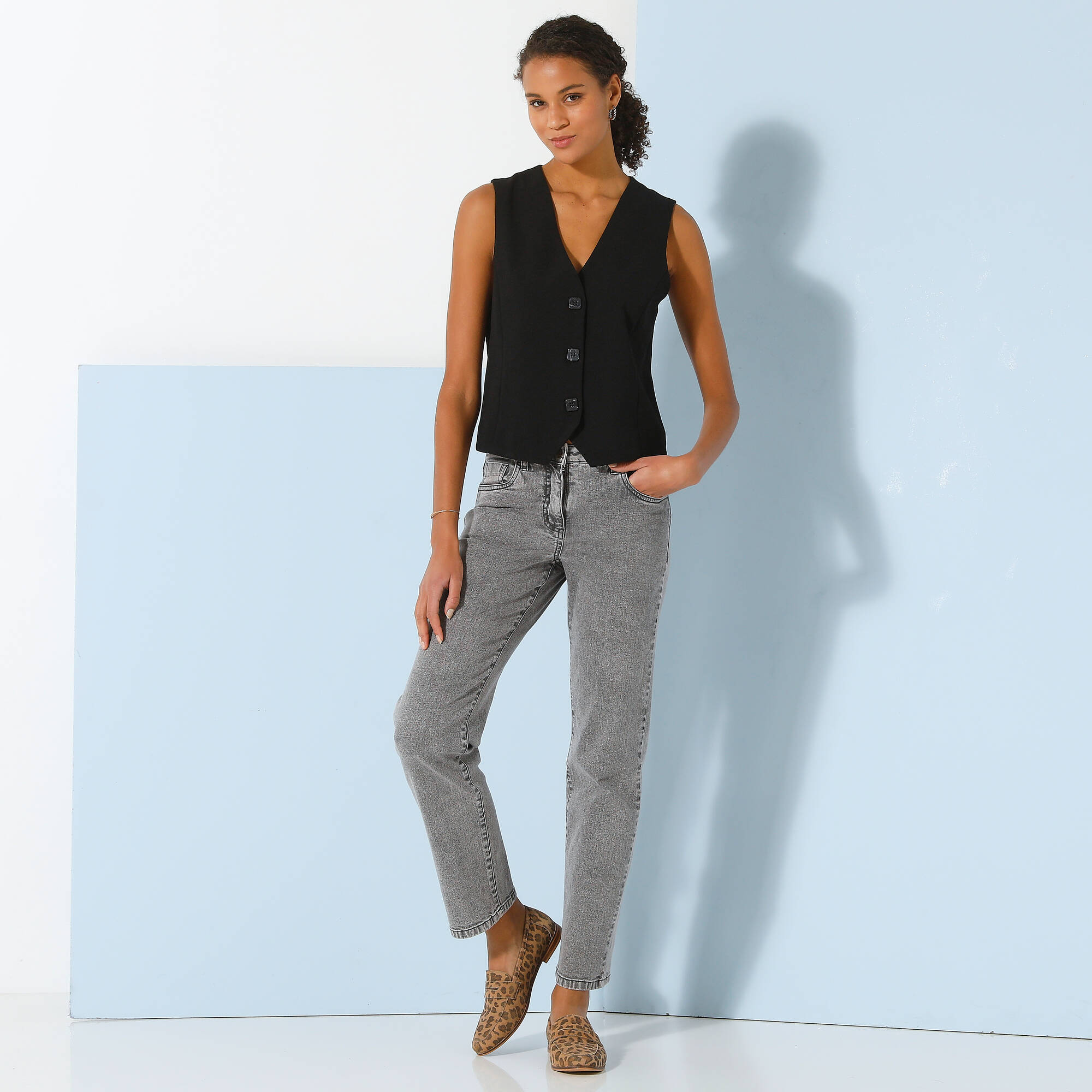 Veste "cafetier" sans manches, cr&ecirc;pe fluide