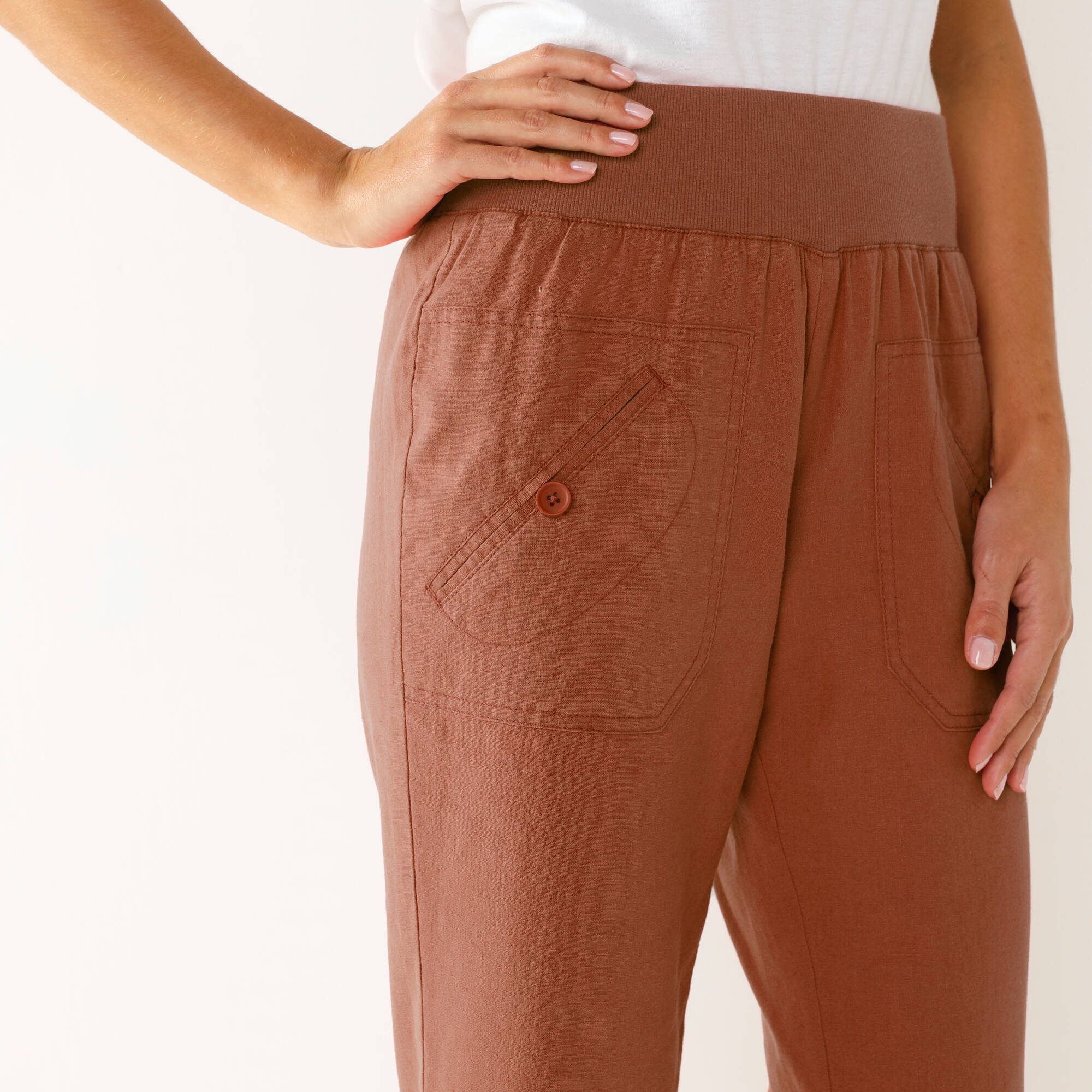 Pantalon droit 7/8ème, taille élastiquée, lin coton