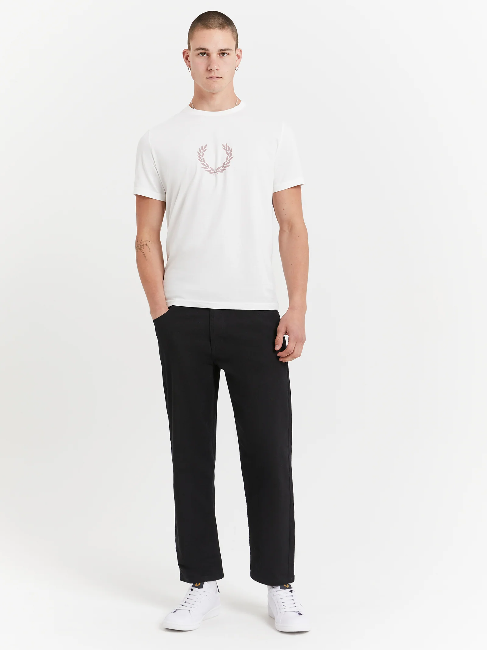 Laurel Wreath Graphic T-Shirt