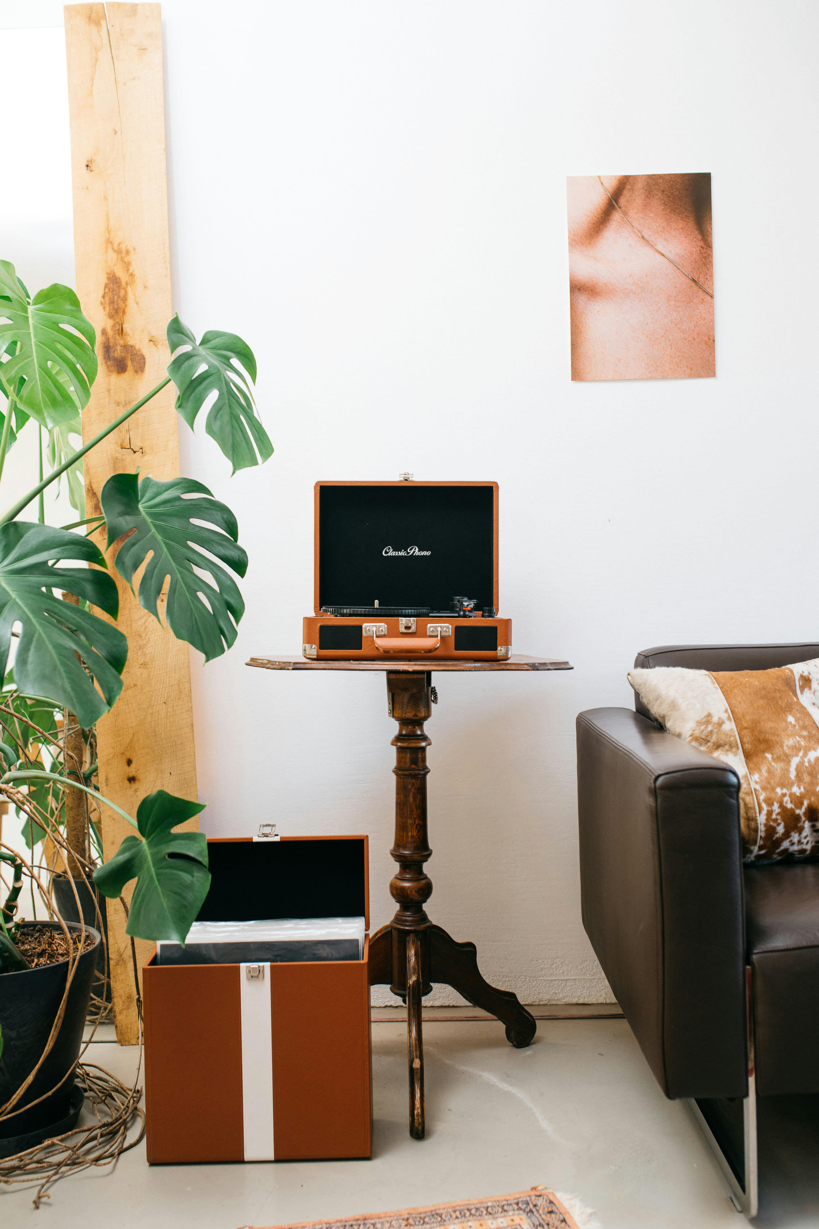 - Platine vinyle avec h.p. intégrés marron