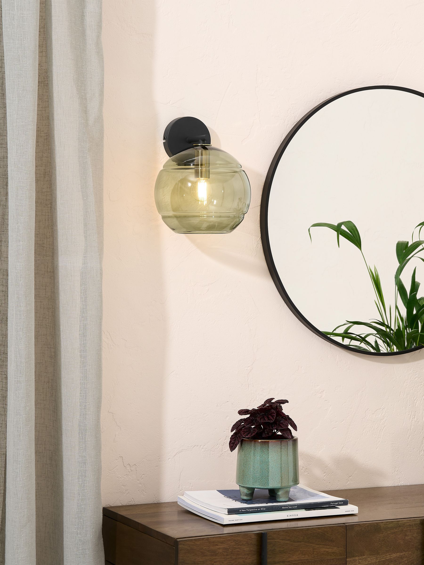 Mika Wall Light in Black/Green