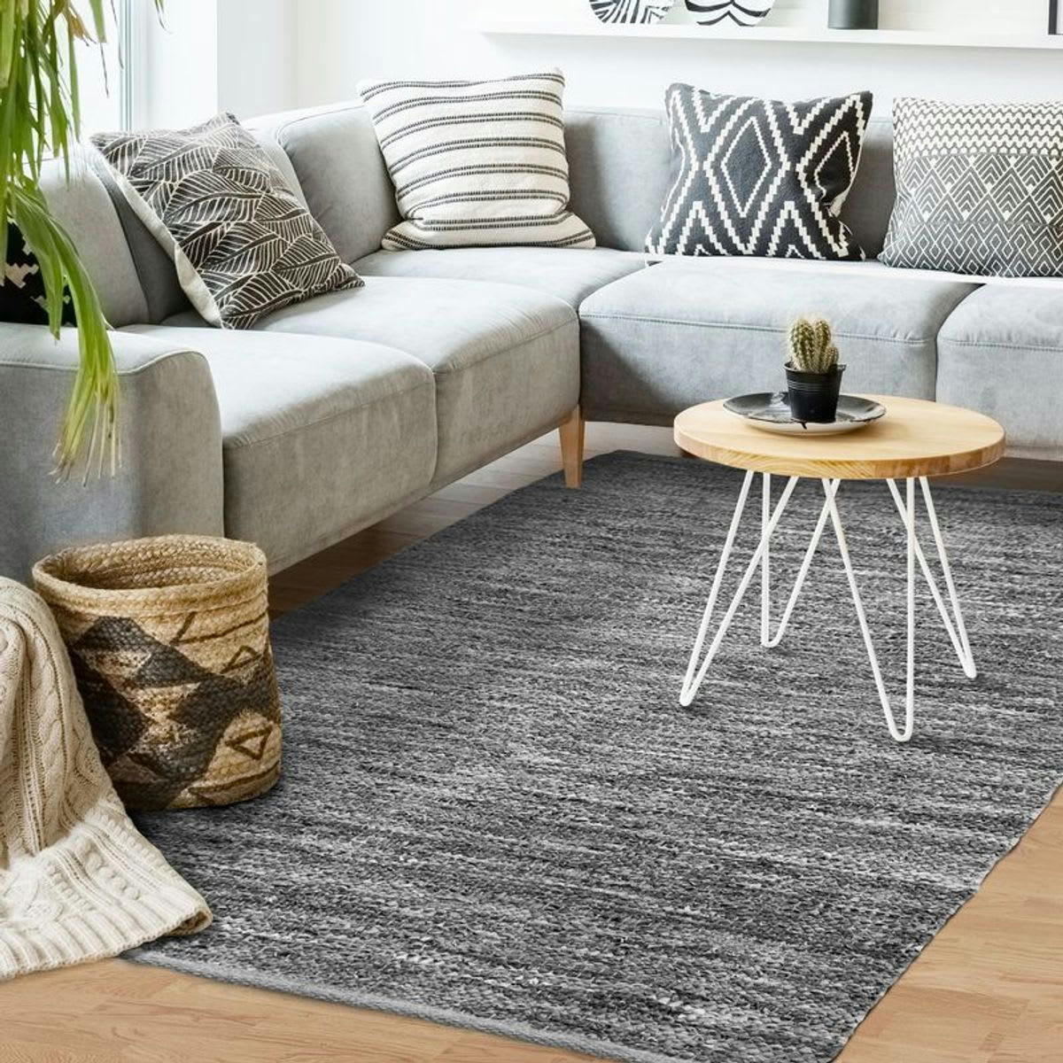 SKIN - Tapis en cuir tressé gris clair 160x230