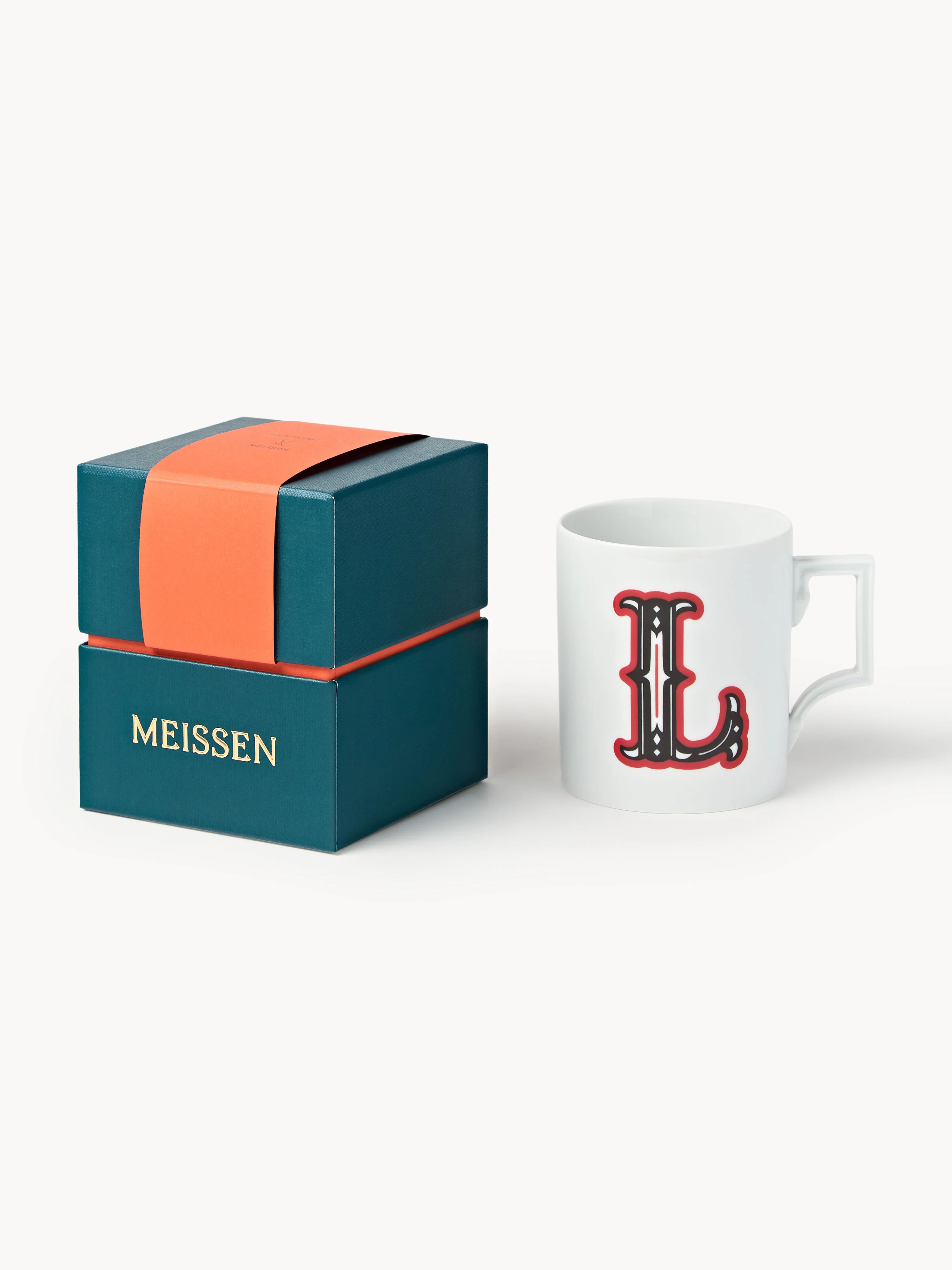 Westwing x MEISSEN, Handgefertigte Tasse Initials mit Dekor-Motiv