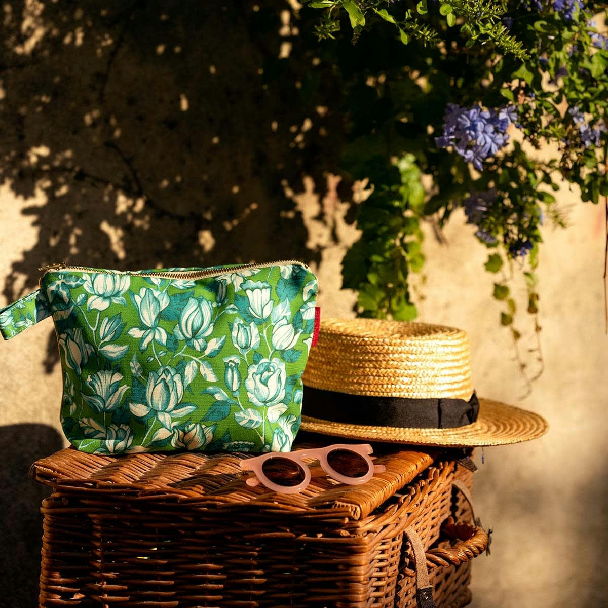 APONI - Pochette en toile outdoor imprimé fleuri vert 19x28cm