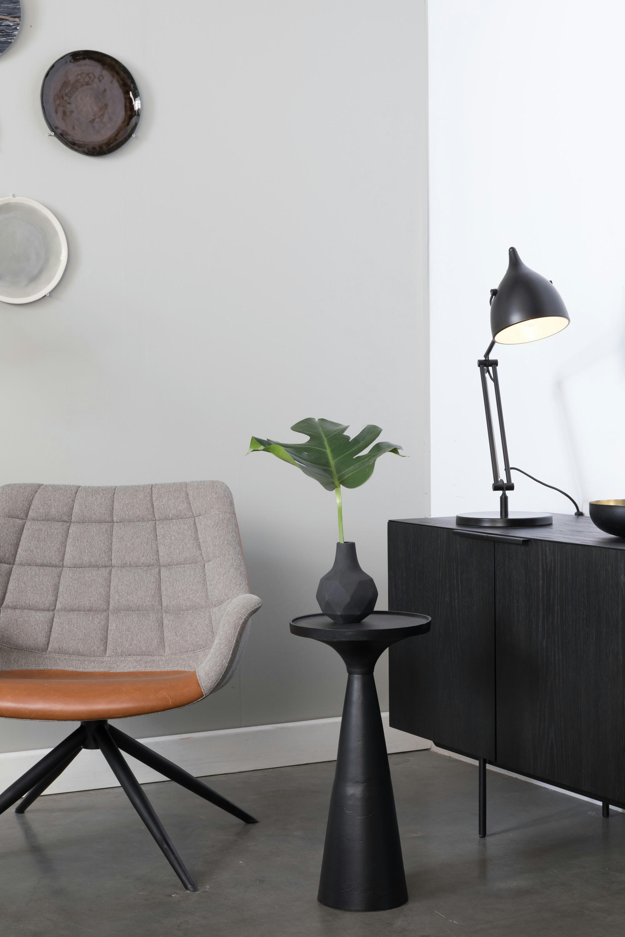 FLOSS - Table d'appoint en métal noir