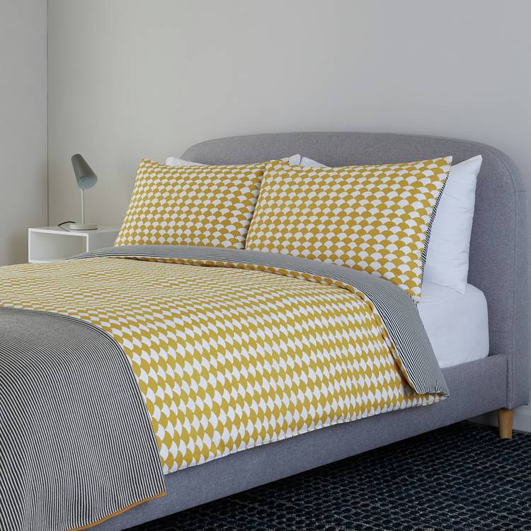 Habitat Scallop Cotton Standard Pillowcase Pair - Mustard
