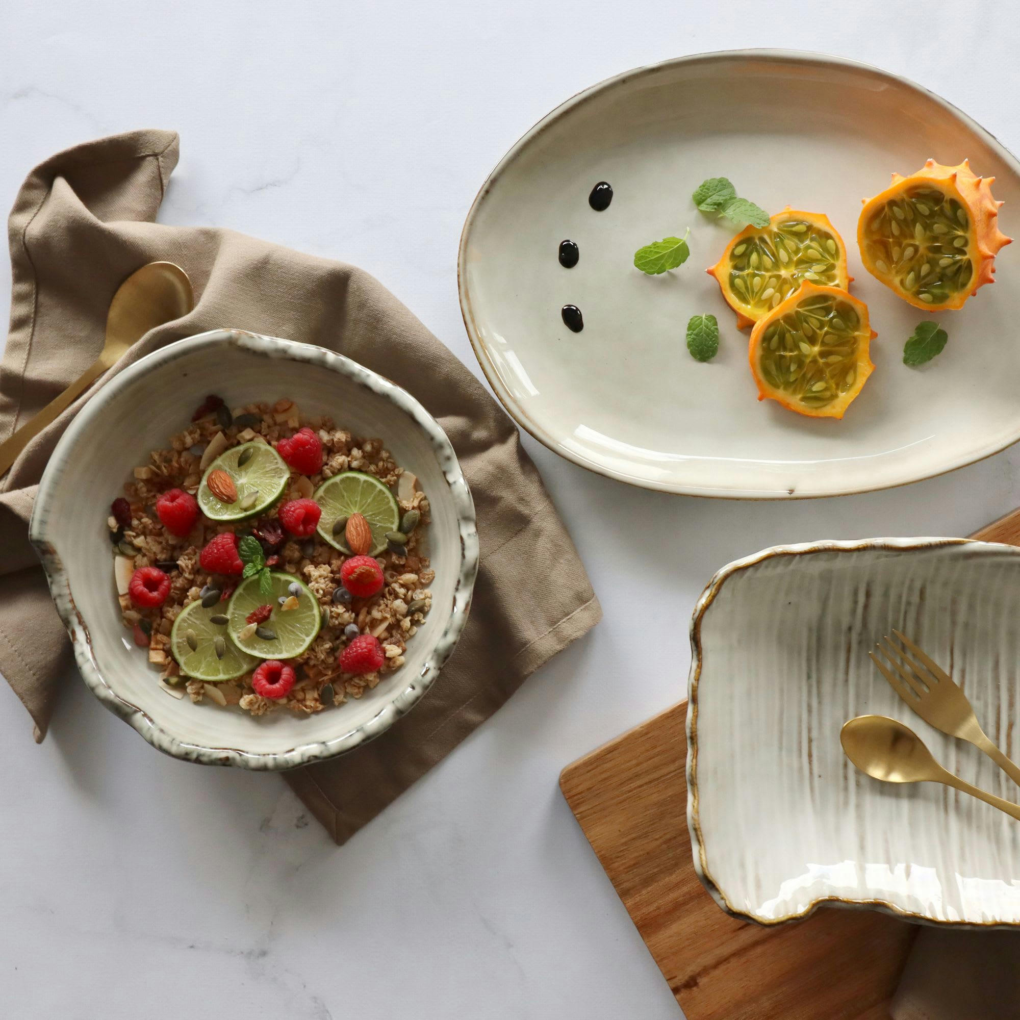 NAKURU - Assiette coupe en grès nuance de gris et beige Ø22,5cm