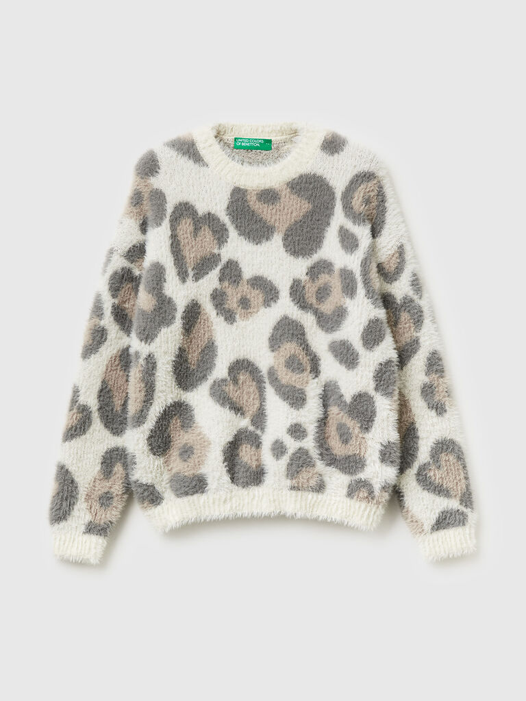 Animal print sweater in furry yarn