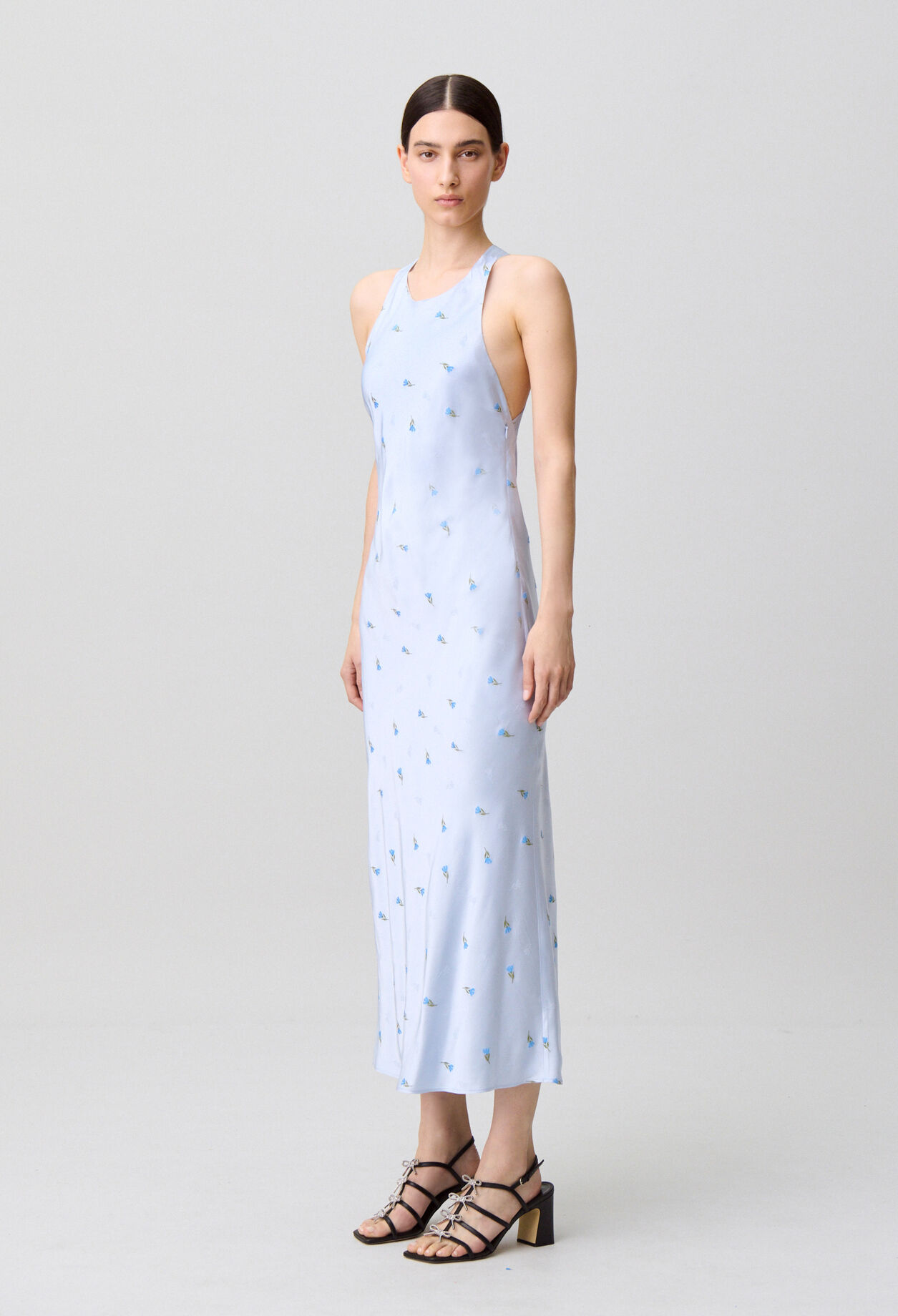 Robe satin dos nu