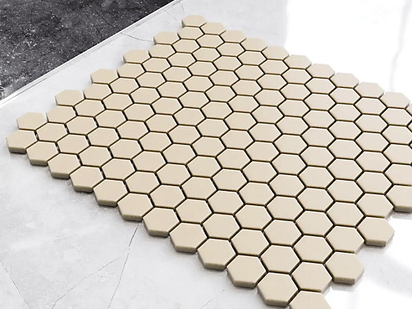 Mosaïque en céramique sur maille pour salle de bain ou cuisine 26cm x 30cm - Beige nest