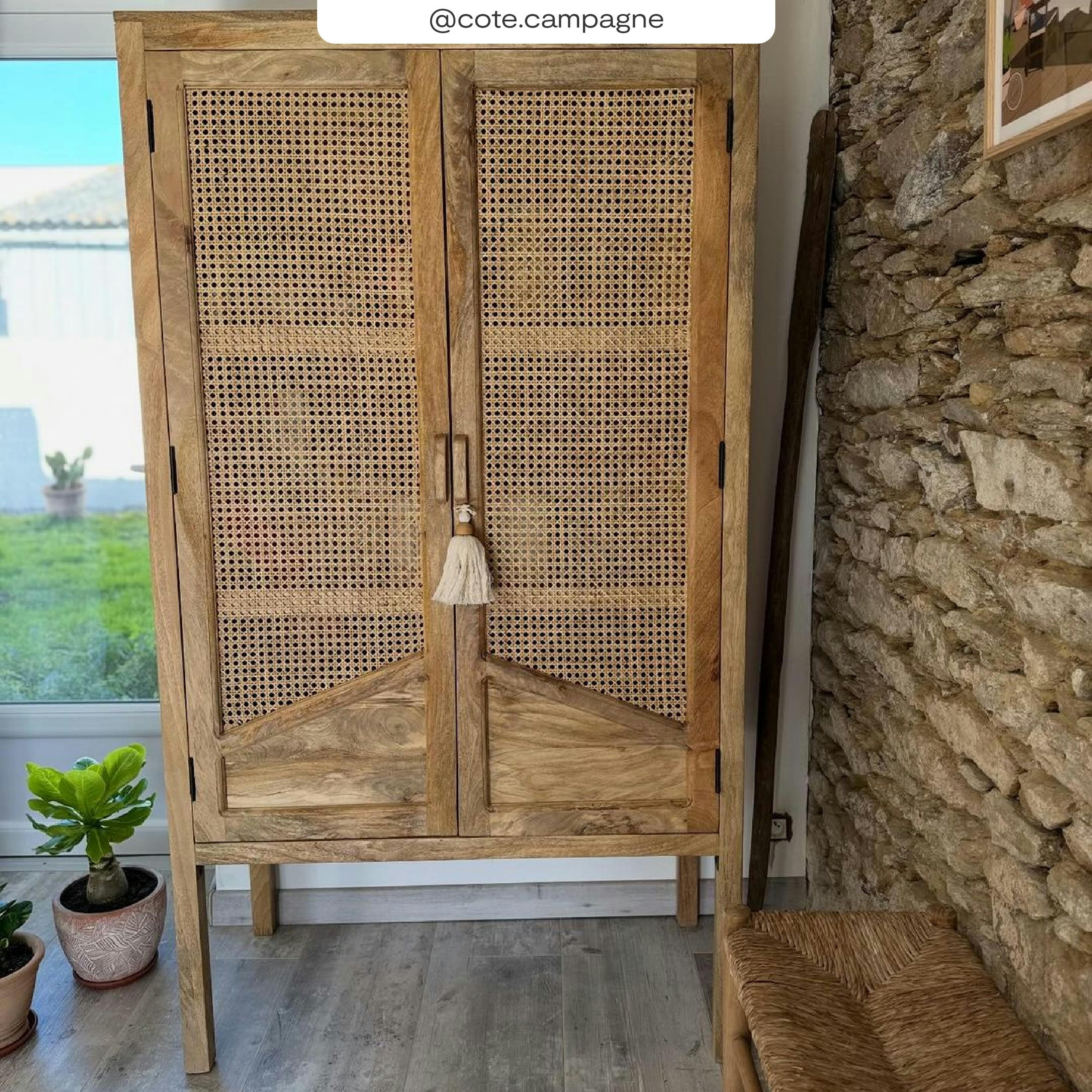 TIKI - Armoire en cannage et bois 2 portes