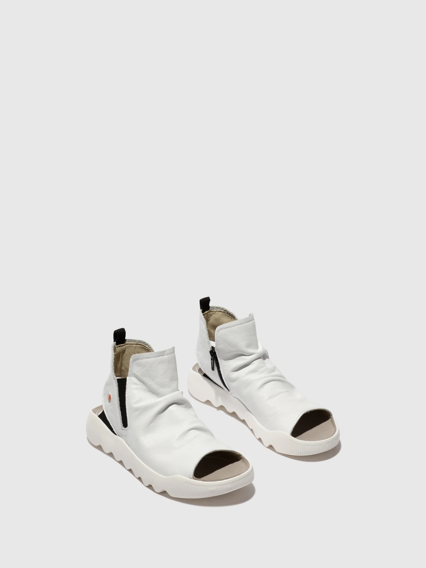 Sandálias Abertas em Branco