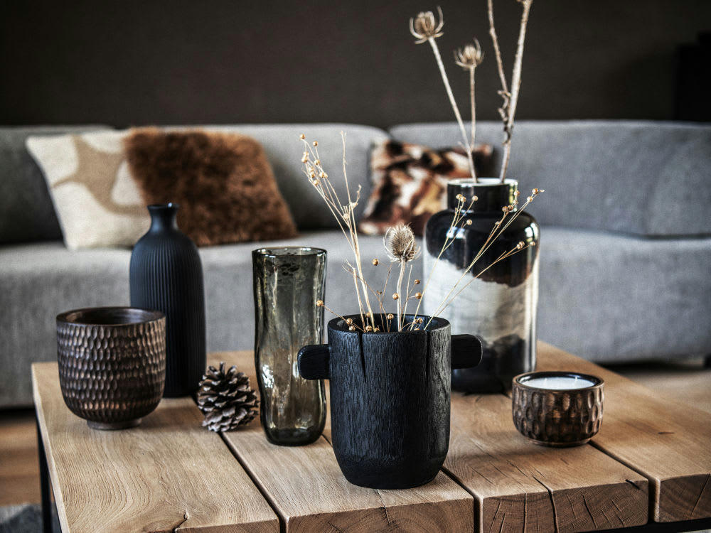 - Vase en verre strié noir H30