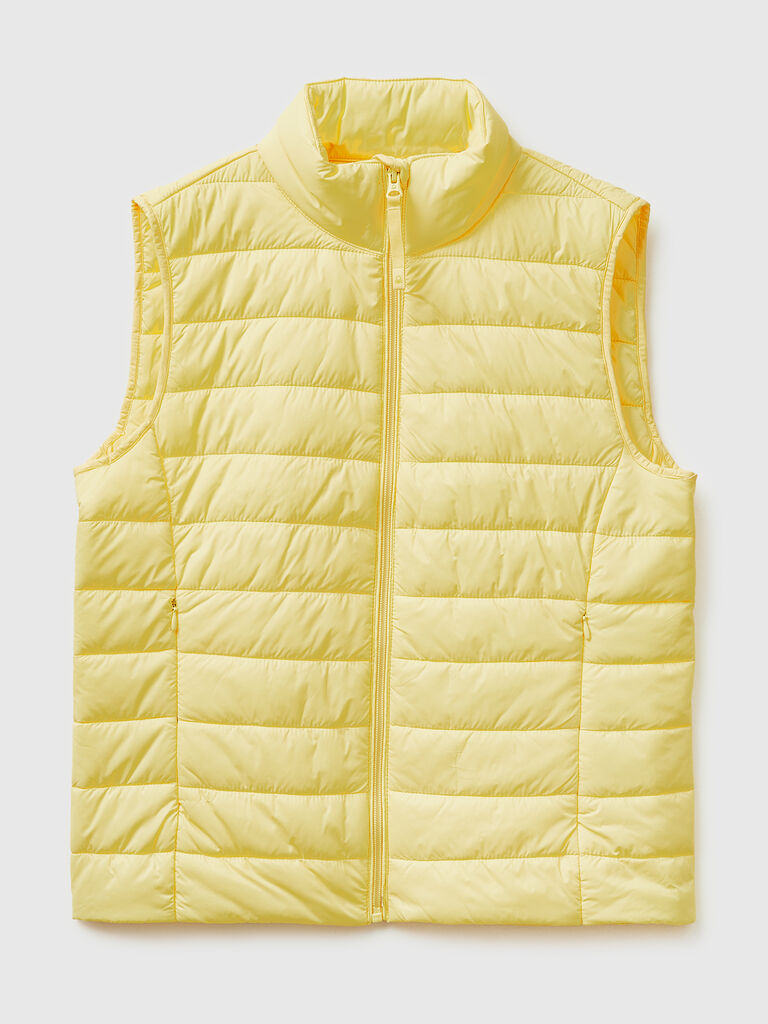 Sleeveless slim fit padded jacket