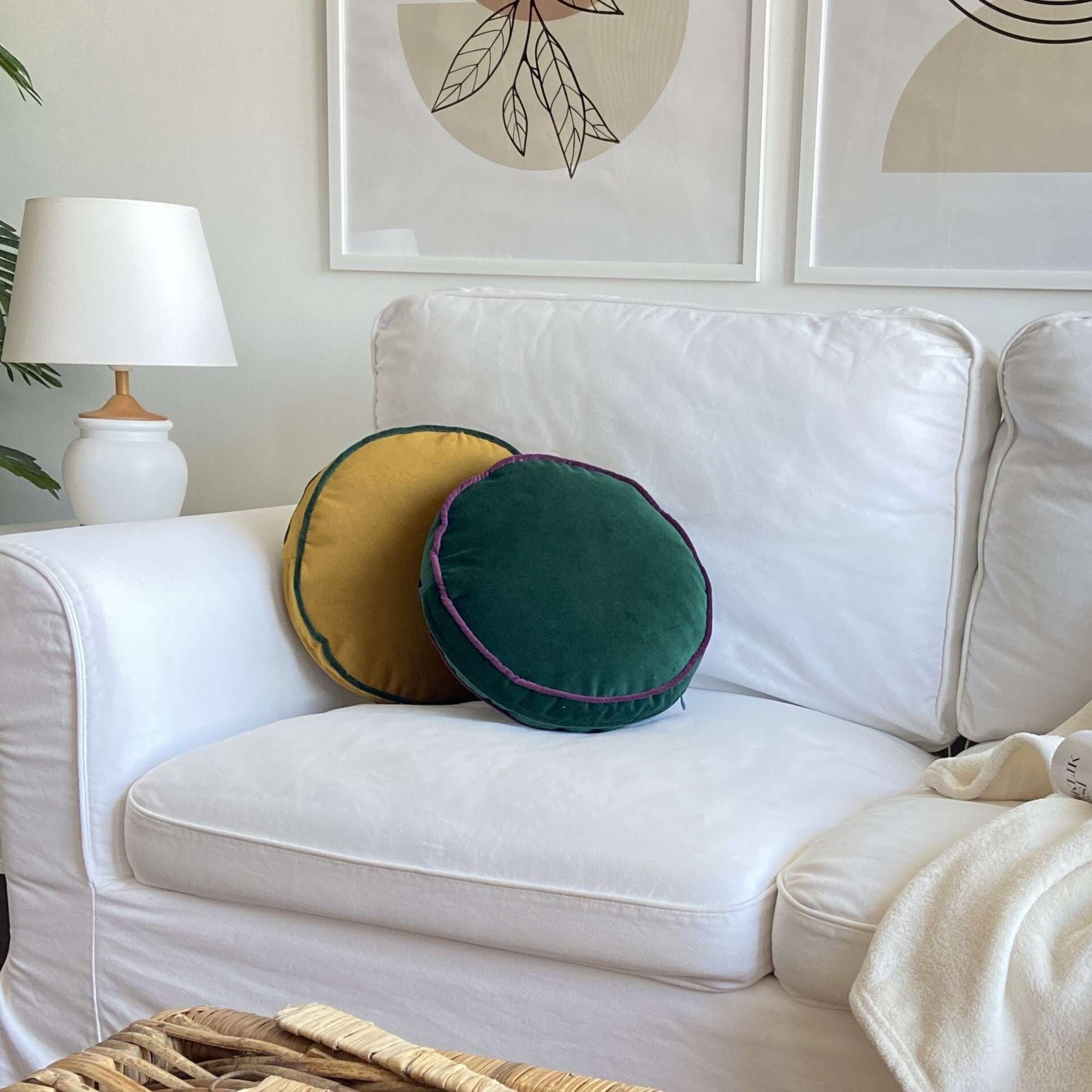 Round Pillows, 30 color pillows, Cover and Insert, Customizable Piping Colors, Velvet round chair pad Cushion, Round Floor Cushion