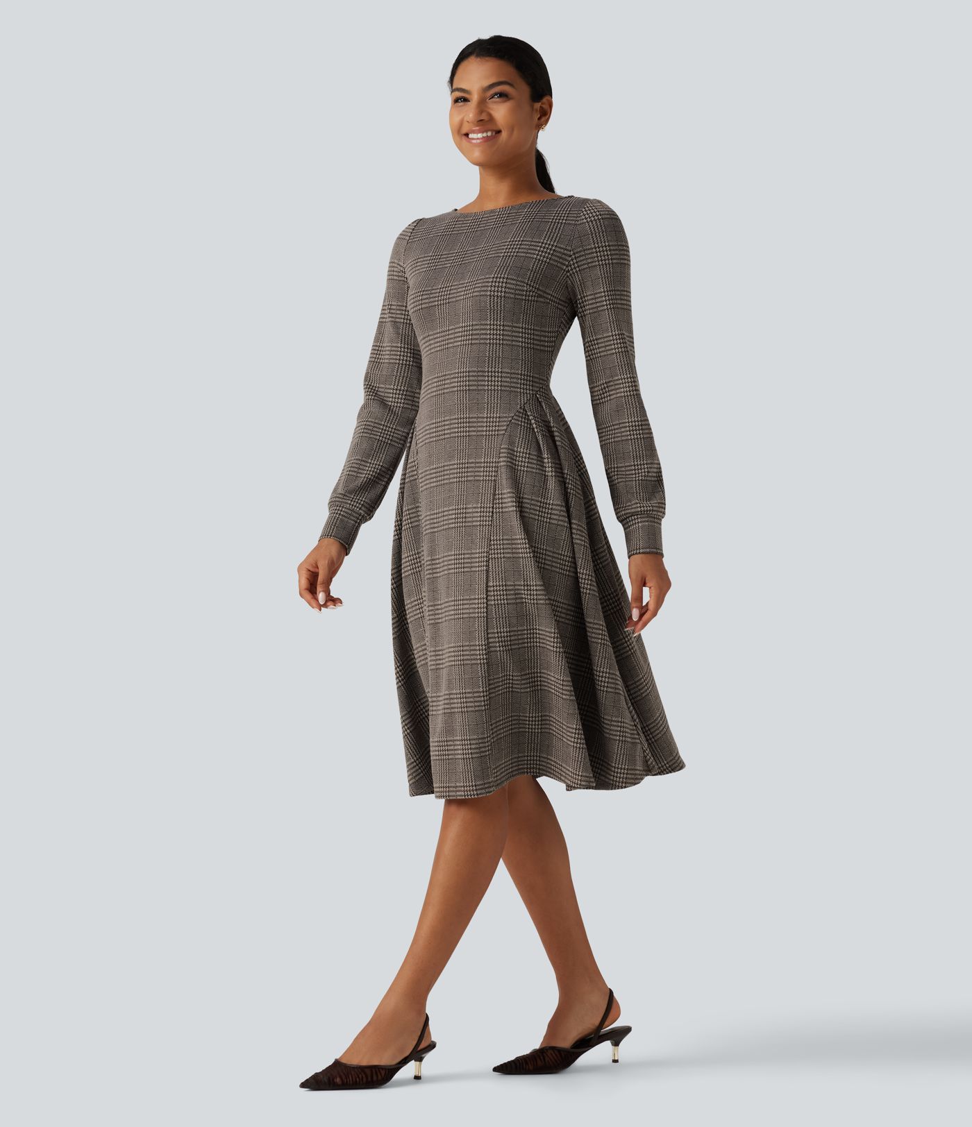 Robe midi esprit bureau flare à encolure bateau, manches longues et motif pied-de-poule