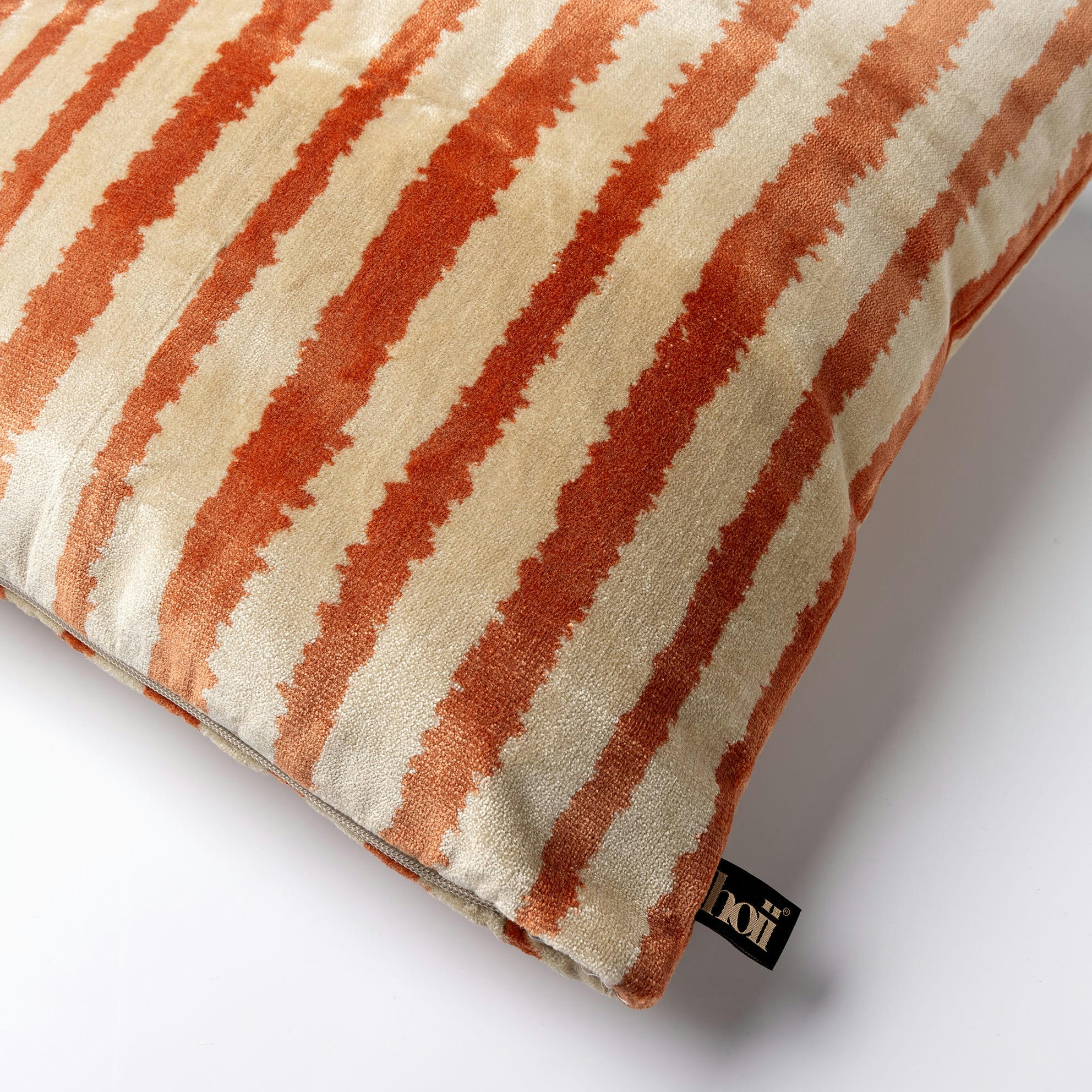 - Coussin orange en velours 45x45 cm avec motif rayé