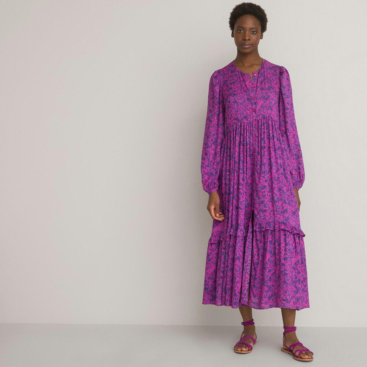 Robe longue, col rond, manches ballon longues