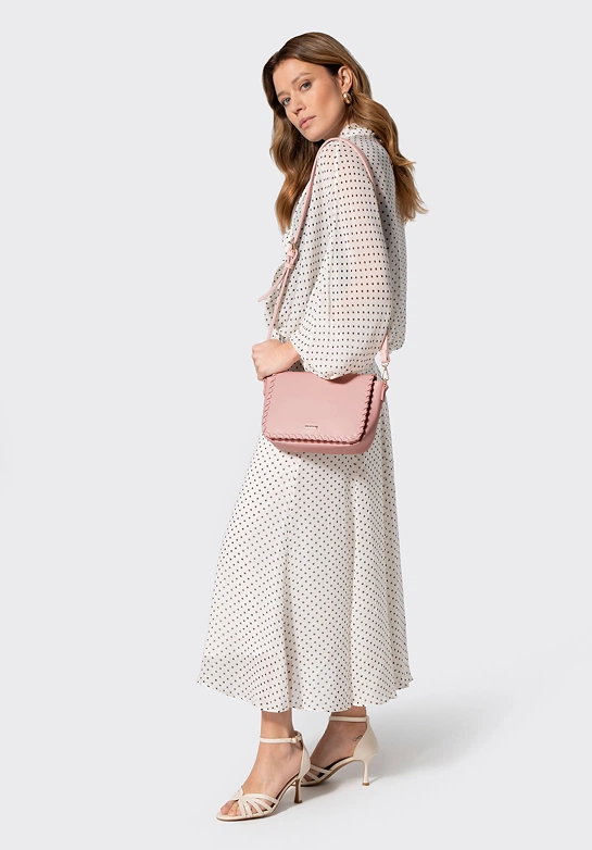 Damska crossbody z obszytą klapą różowa