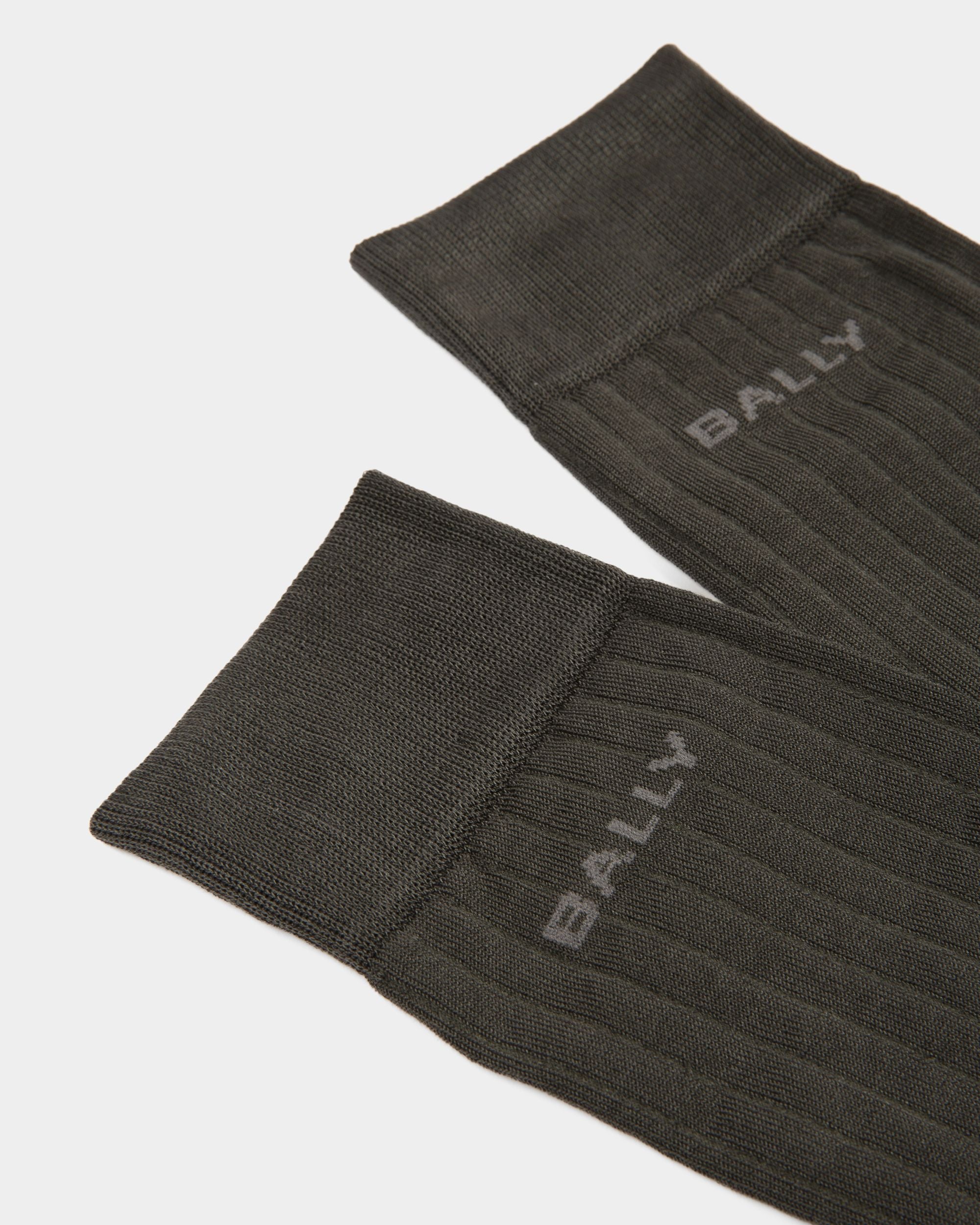 Socken aus Baumwollstrick in Grau