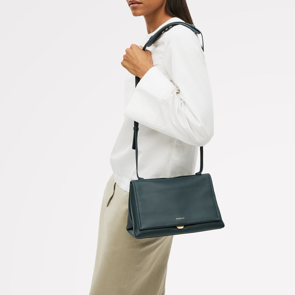 Mercer Street - Medium Flapover Shoulder