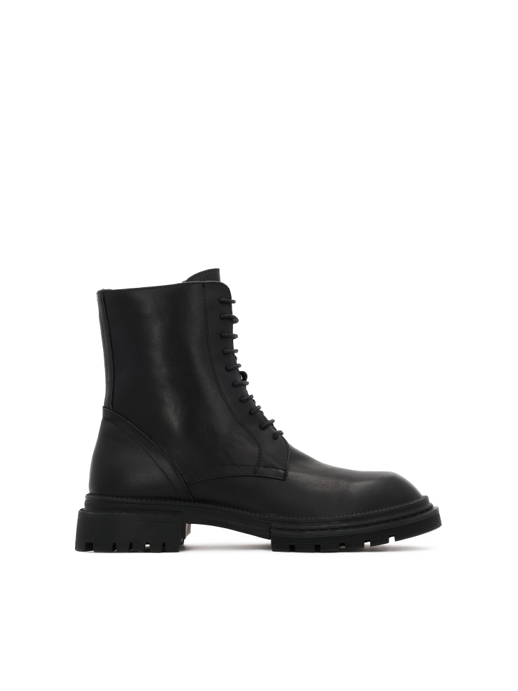 Lace-up boots in military style